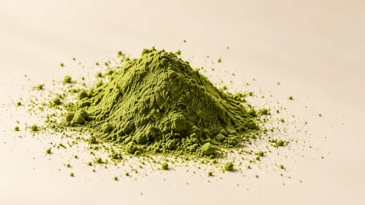 Fein gemahlenes grünes Matcha-Pulver